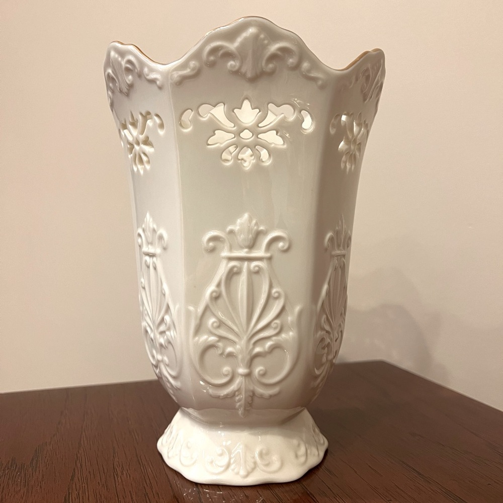 Lenox Langtry 8” Pierced Vase
